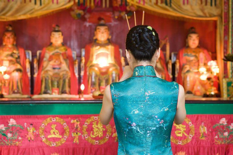 烧香烧到长生香有什么好处,烧断头香代表什么