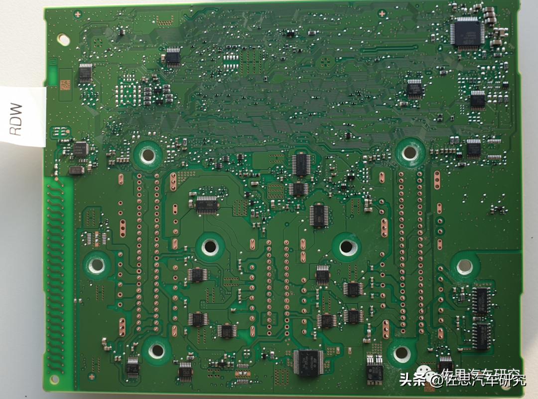 特斯拉控制器拆解,特斯拉整车控制器图片解析