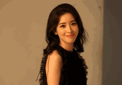 高调亮相戛纳，章泽天真没怀三胎？