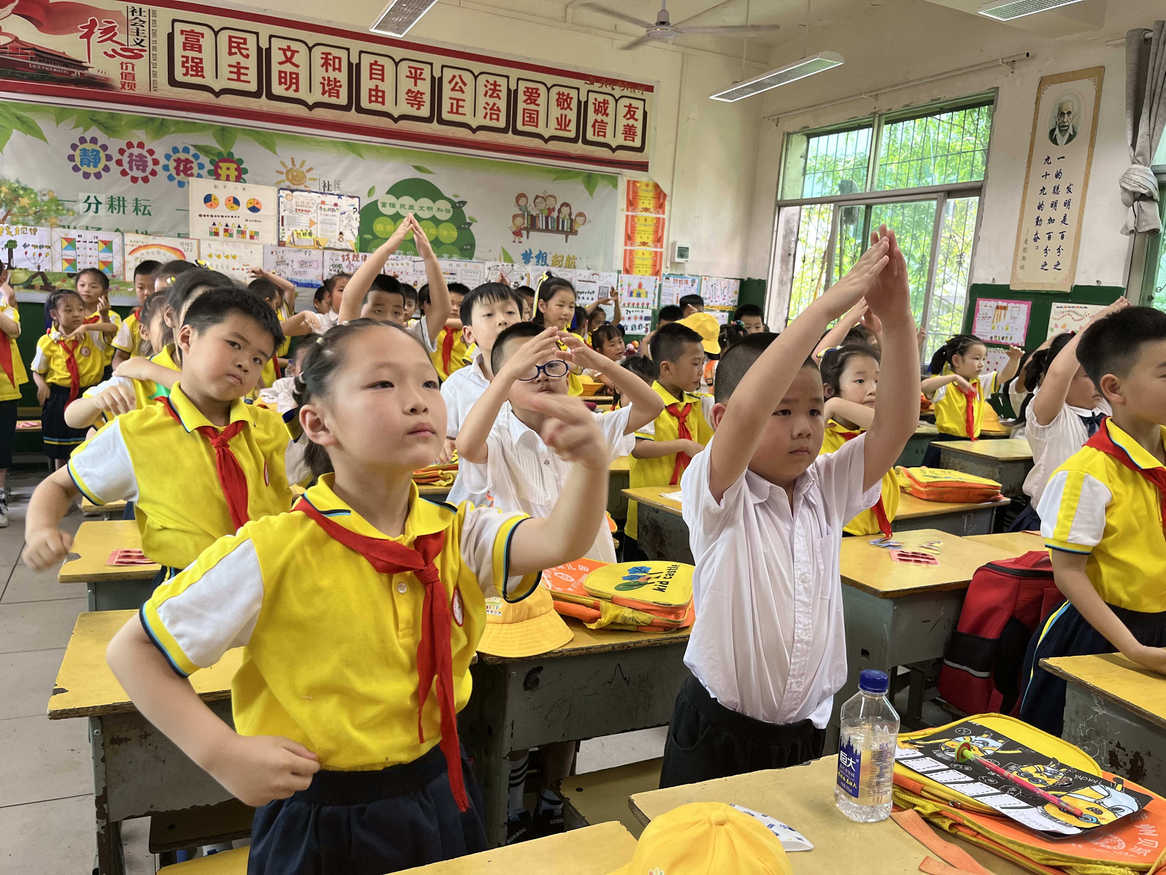 黄州区贝斯特幼儿园萌宝“沉浸式”体验小学生活