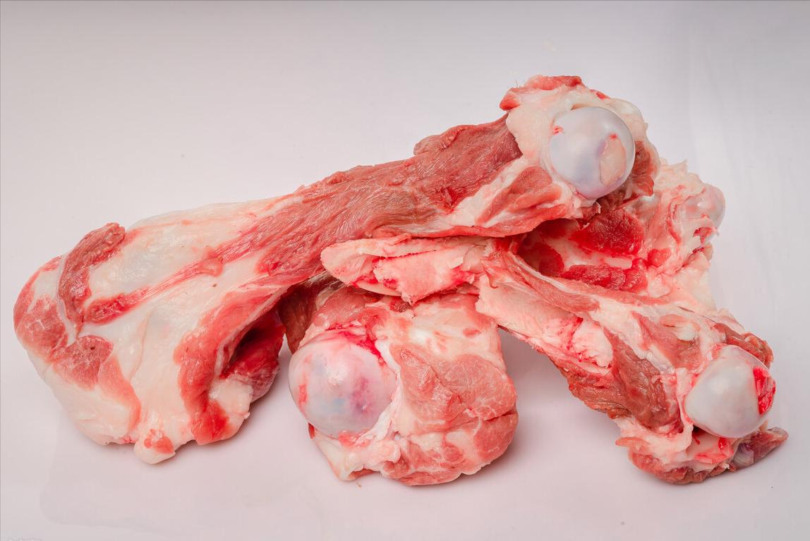 炖骨头汤加什么料,炖骨头汤里面加什么菜好吃