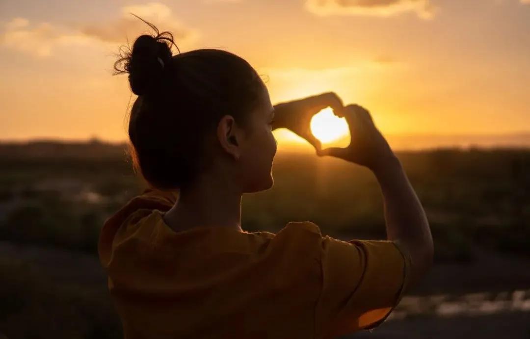 坐车闻汽油味晕车怎么办,闻着车里的味道晕车可以学开车吗