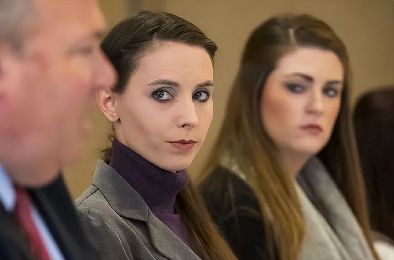 美国体操运动员性侵事件,美国体操前队医性侵案