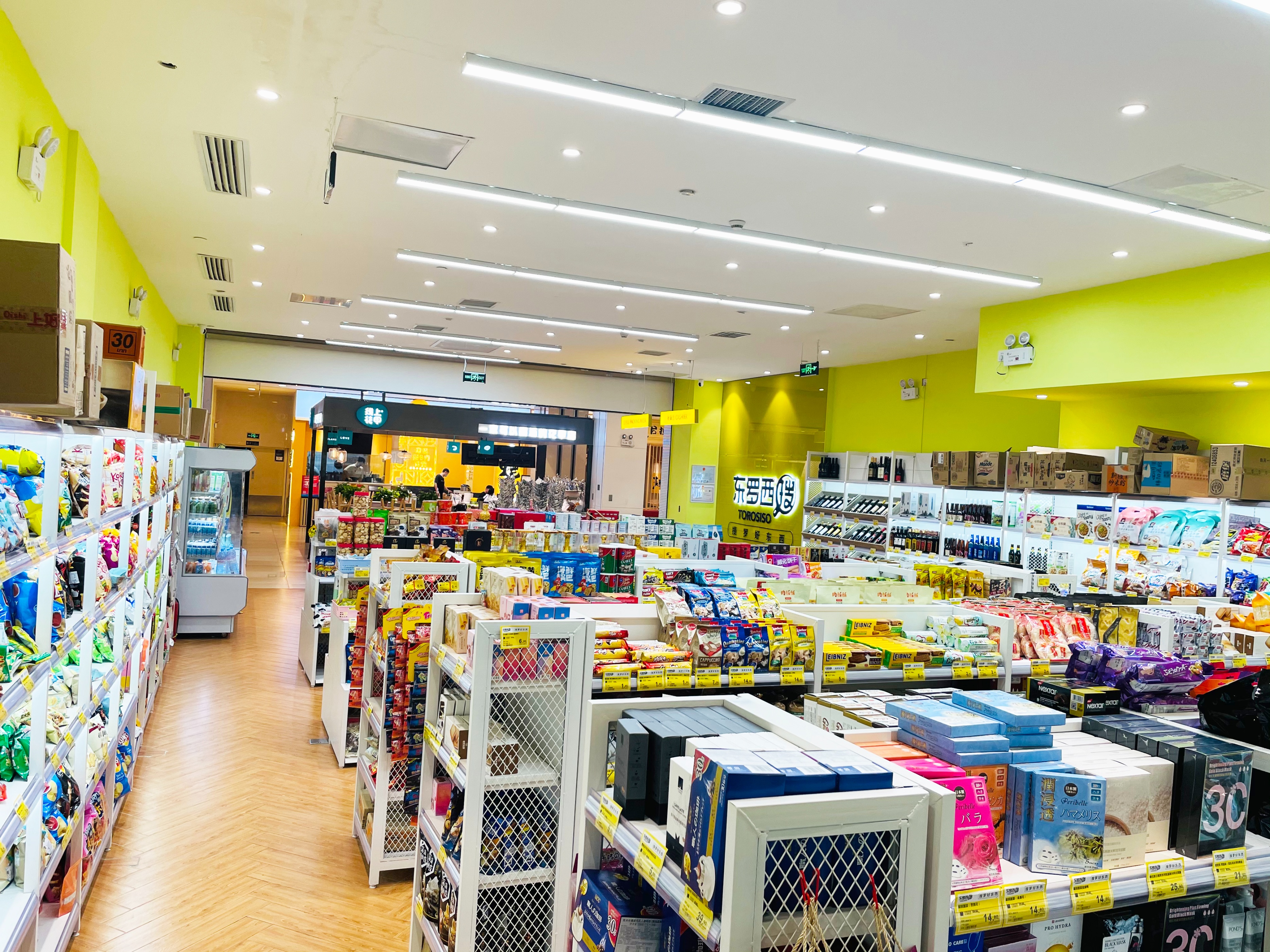 自己开零食店进货成本,假如家里开零食店是什么体验