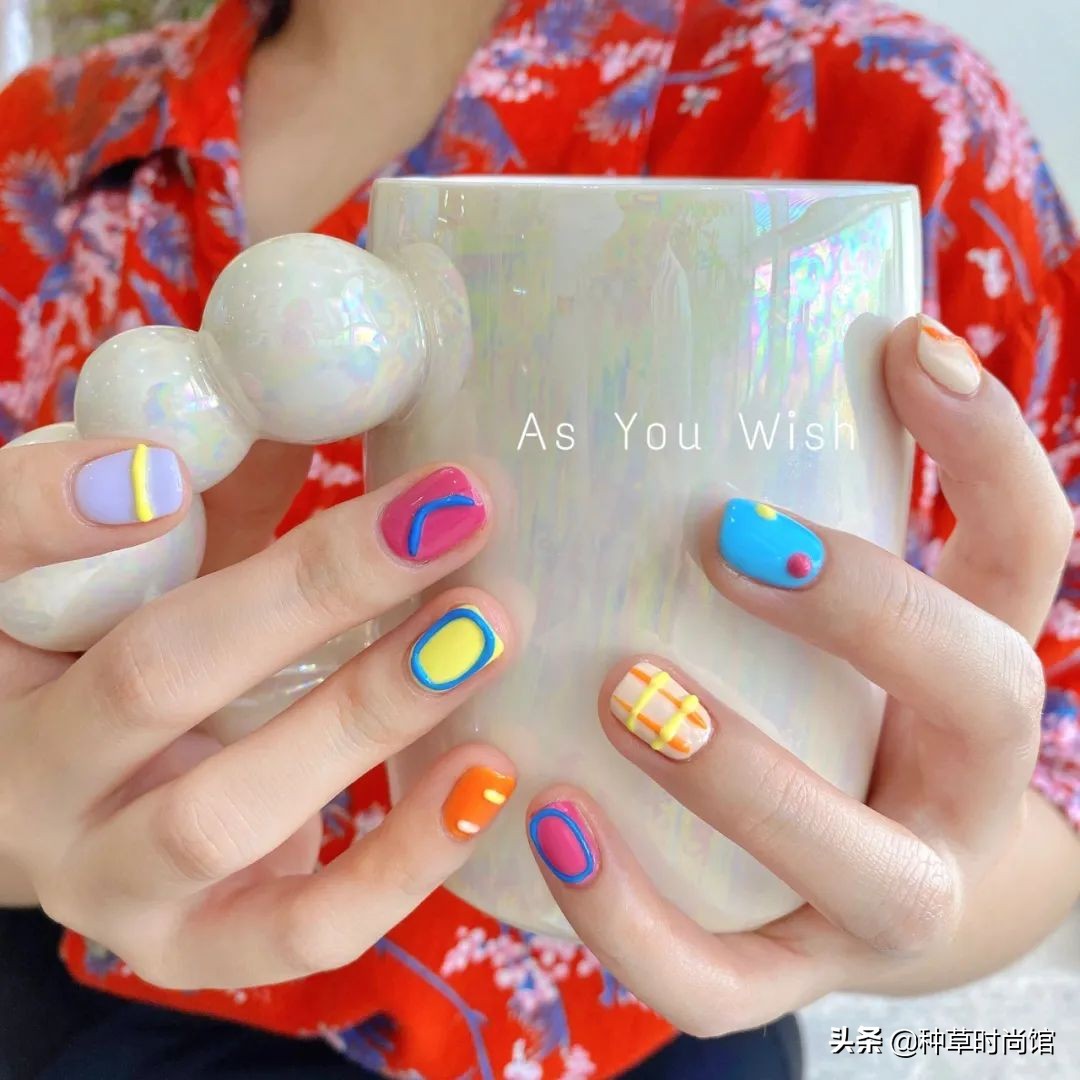 秋冬超显白高级感美甲,春日美甲图片最新款百搭
