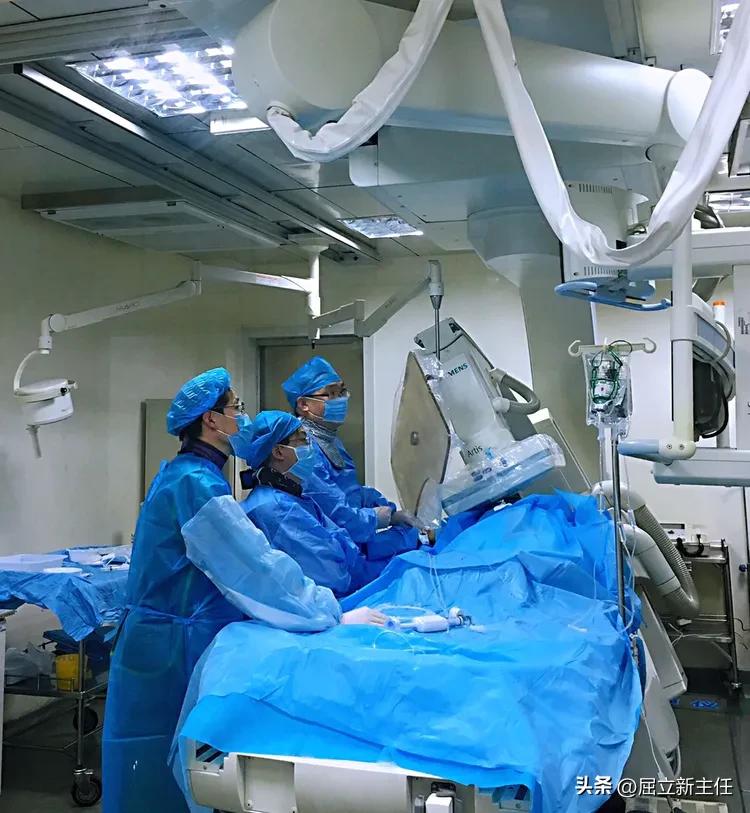 70岁妇女子宫切除手术,子宫恶性肿瘤切除子宫能根治吗