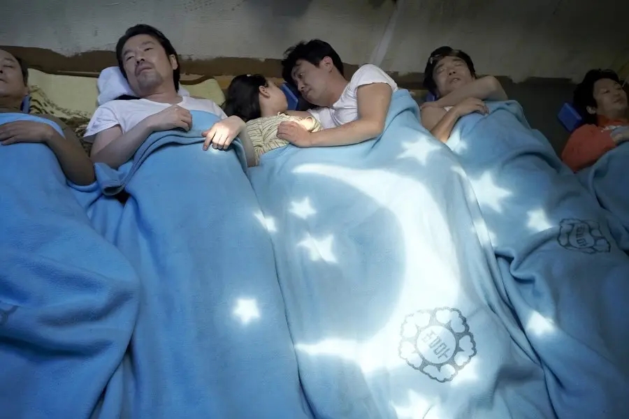 值得反复看的十部经典电影,一生必看的20部经典电影排行榜