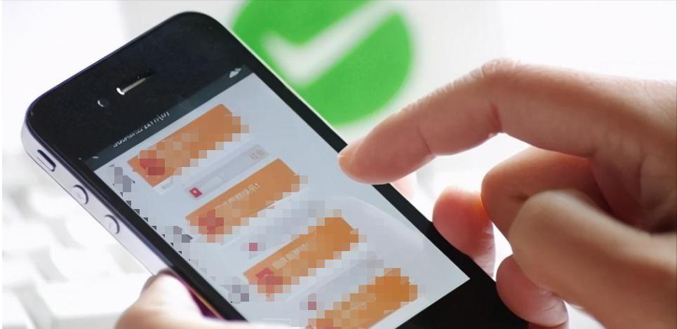 河南女孩发朋友圈借钱，将近300个陌生人给她转账，一晚到账30万