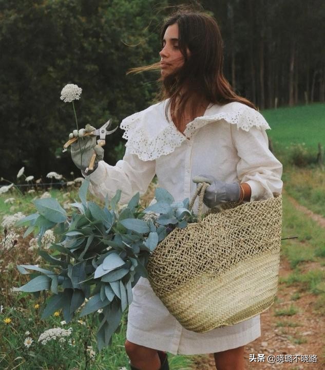 今年流行的“法式衫”，很适合三四十岁的女人，时髦优雅还百搭