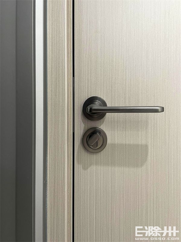 驱车一小时看了一个二十米的古镇,驱车半个小时才到达目的地