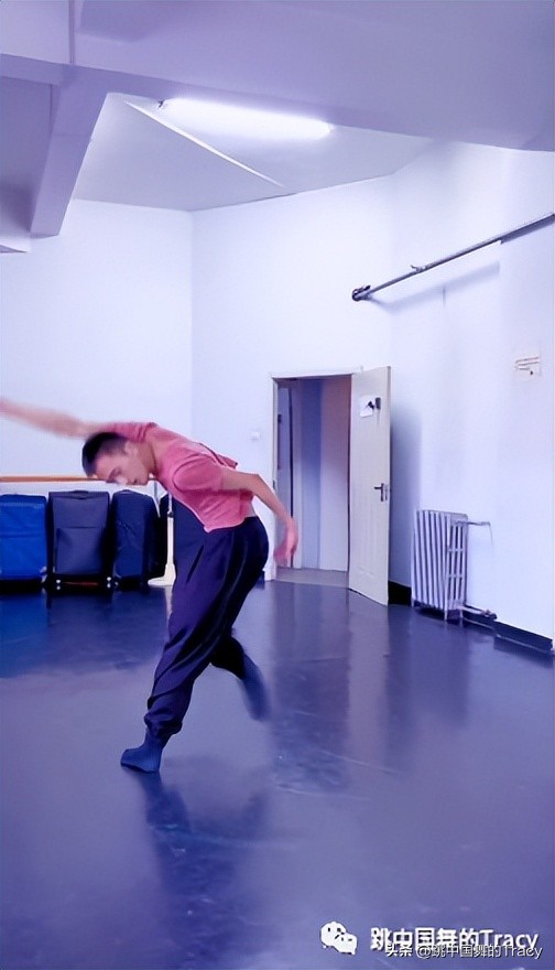 一个元素,跳一段小技巧,如夏日里的海风,拂面而过