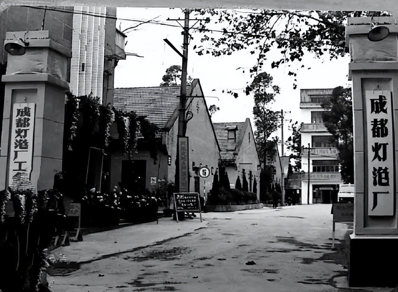 夜空中最亮的星点亮城市,夜空中最亮的灯泡
