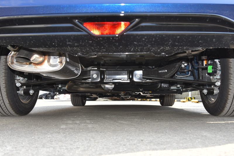 雪佛兰科鲁泽5到10万左右,雪佛兰科鲁泽20241.3t轻混什么意思