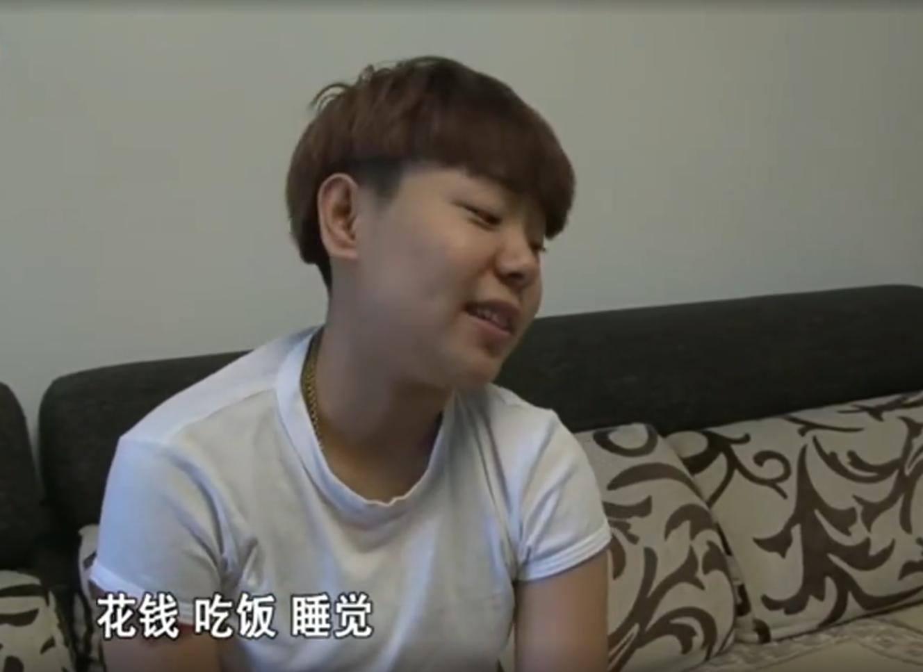 辽宁富养女：一顿早饭300块，名牌鞋穿三次就扔，视爸妈为提款机