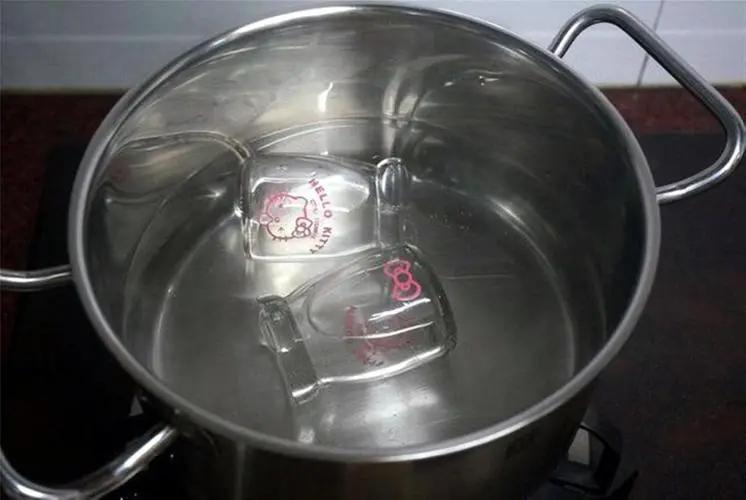 冲奶粉的误区新手爸妈中招了没,泡奶粉的正确方法是什么