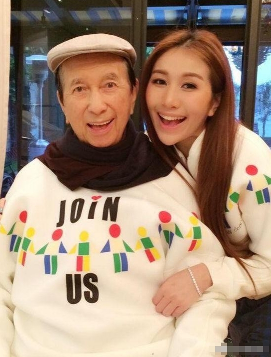 何超盈婚后低调,何超盈几岁结婚