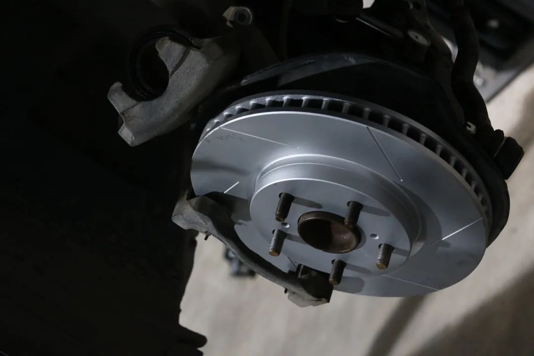 翻新车十二代皇冠修复全过程,12代皇冠25万公里要更换什么