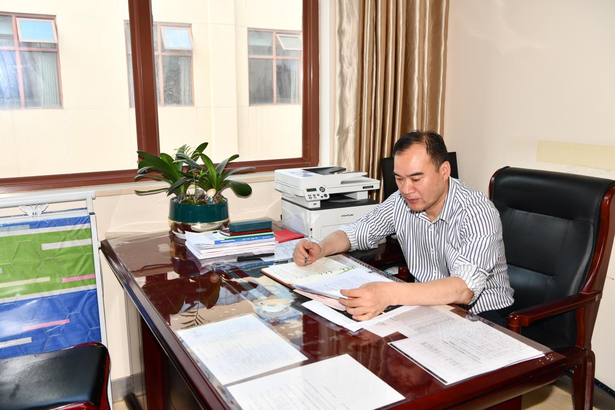 用心用情守护患者健康,邵阳县人民医院唐元林简介