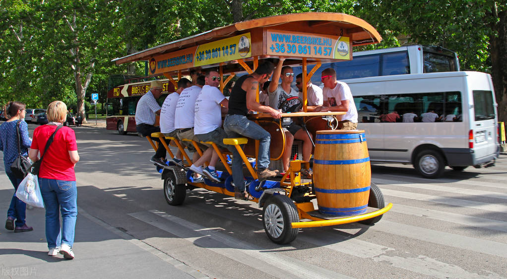 十个你不知道的国外冷知识,世界时间最短的航班体验