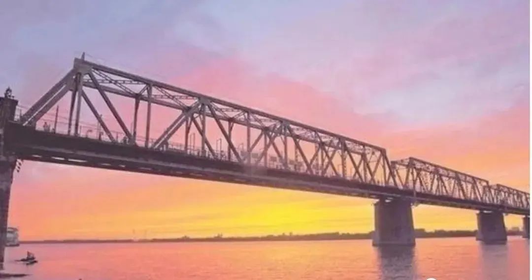 夜幕下哈尔滨美丽的松花江畔,夜幕下的哈尔滨松花江