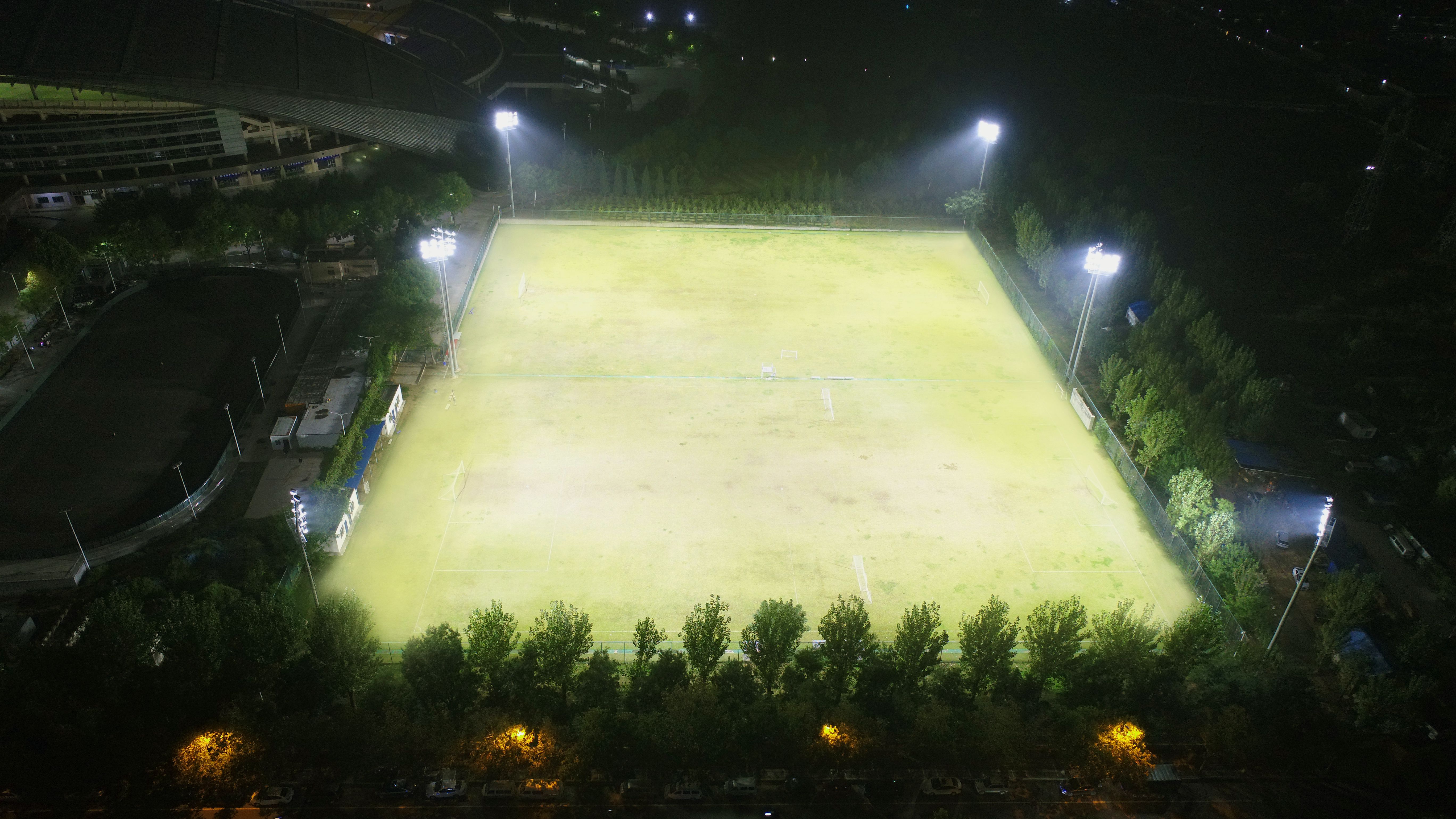 中国足球协会青少年女足训练中心,为中国女足奋力拼搏精神而点赞