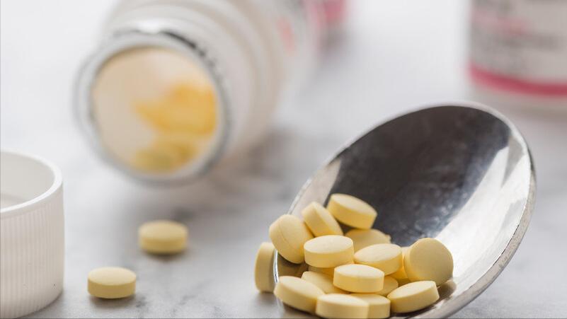 45岁以后每天一片叶酸怎么样,45岁女性每天吃一粒叶酸的危害