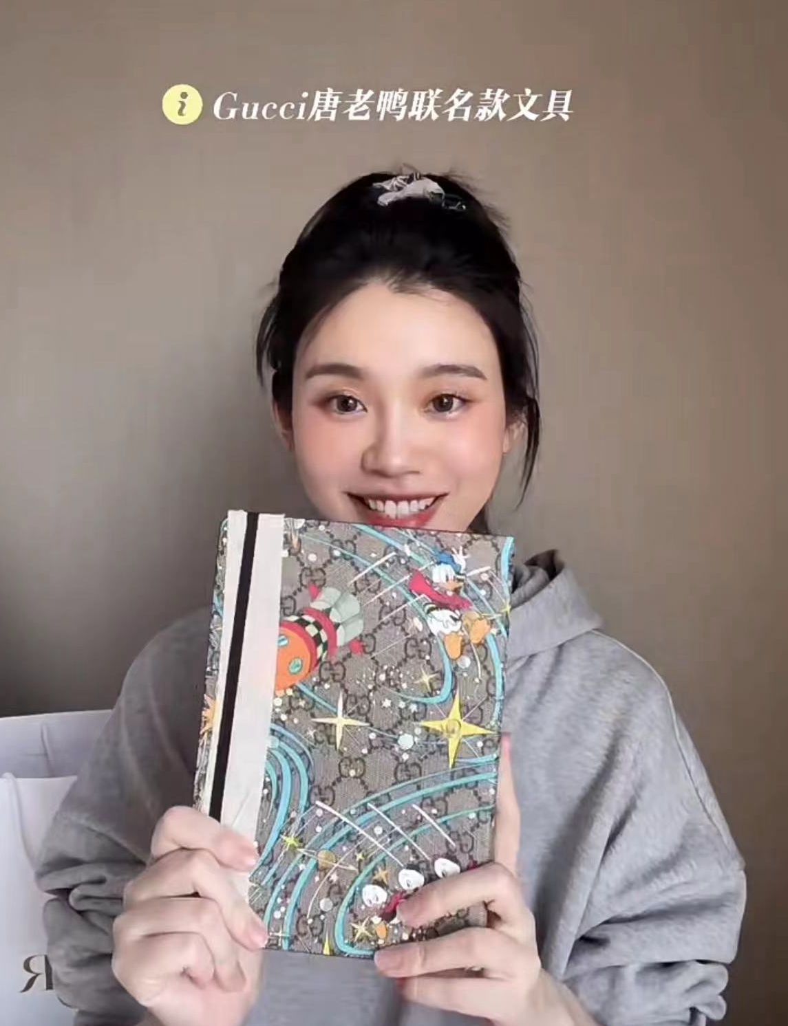 奚梦瑶1岁女儿背名牌包,奚梦瑶女儿庆生