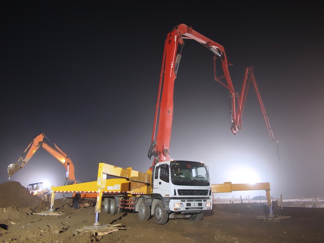 混凝土泵车泵头原理,泵车结构和工作原理