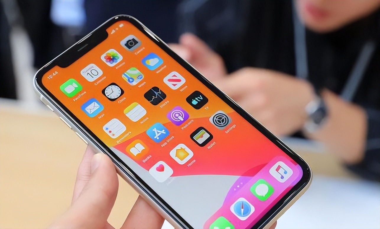 苹果手机出现sos死机也关不了机,苹果11手机卡死关不了机屏幕不动