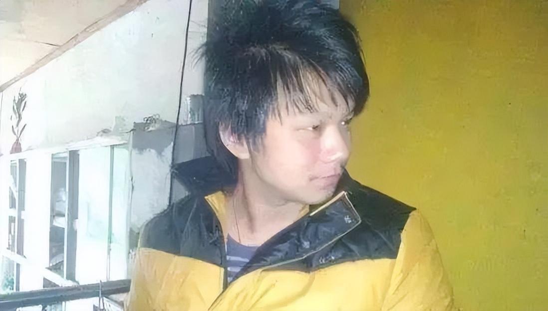 14年,18岁男孩买24支仿真枪,被判无期,网友:买妇女儿童判3年