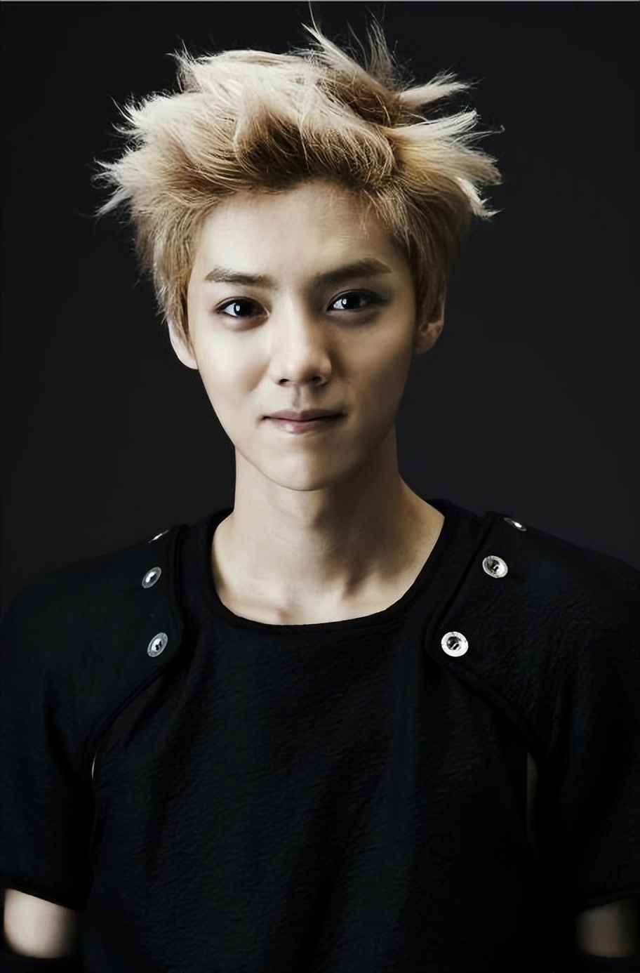 鹿晗是什么时候承认恋情的,鹿晗是什么时候宣布恋情的