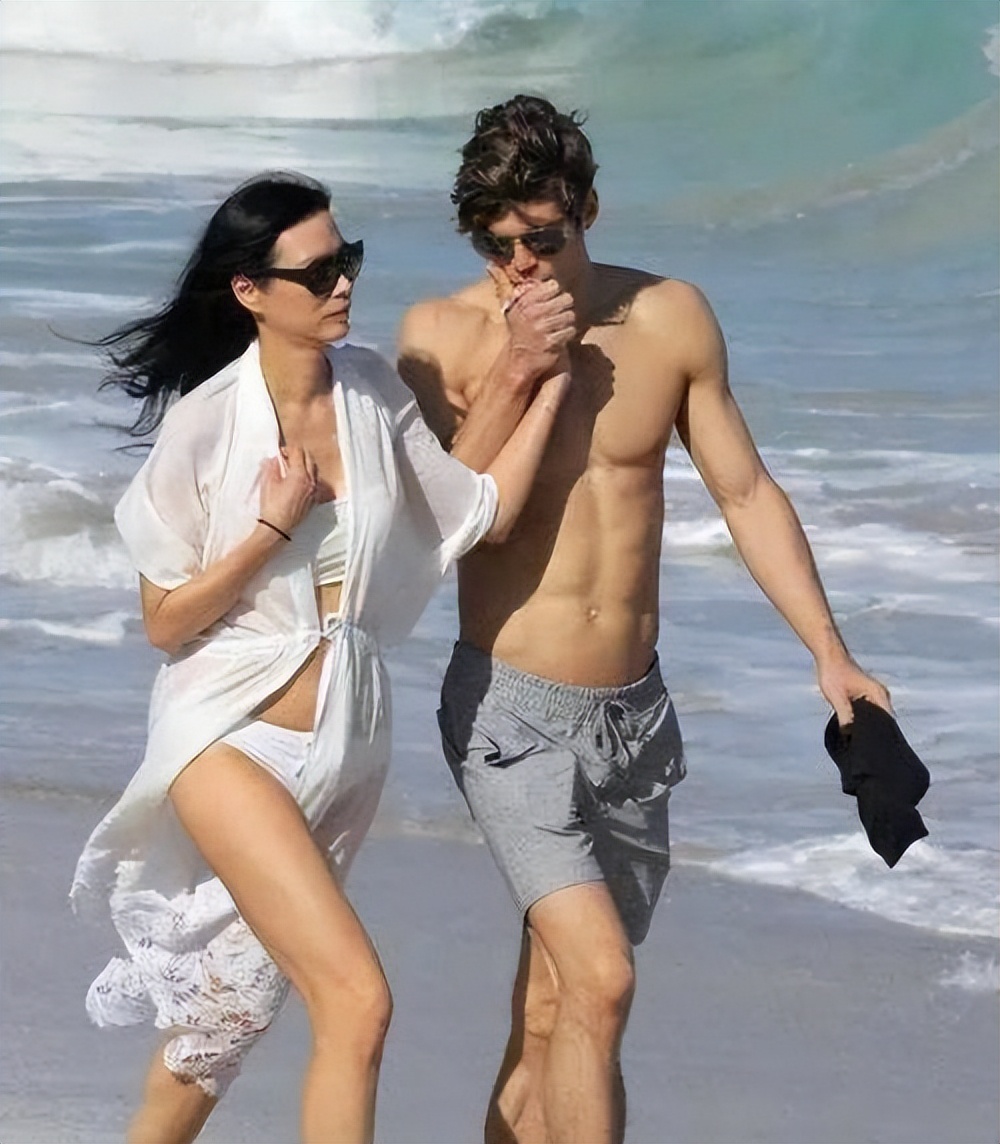 追星迷乱，终成疯魔，和嫖赌吸毒迷游戏跪舔“高贵”相类，皆恶癖