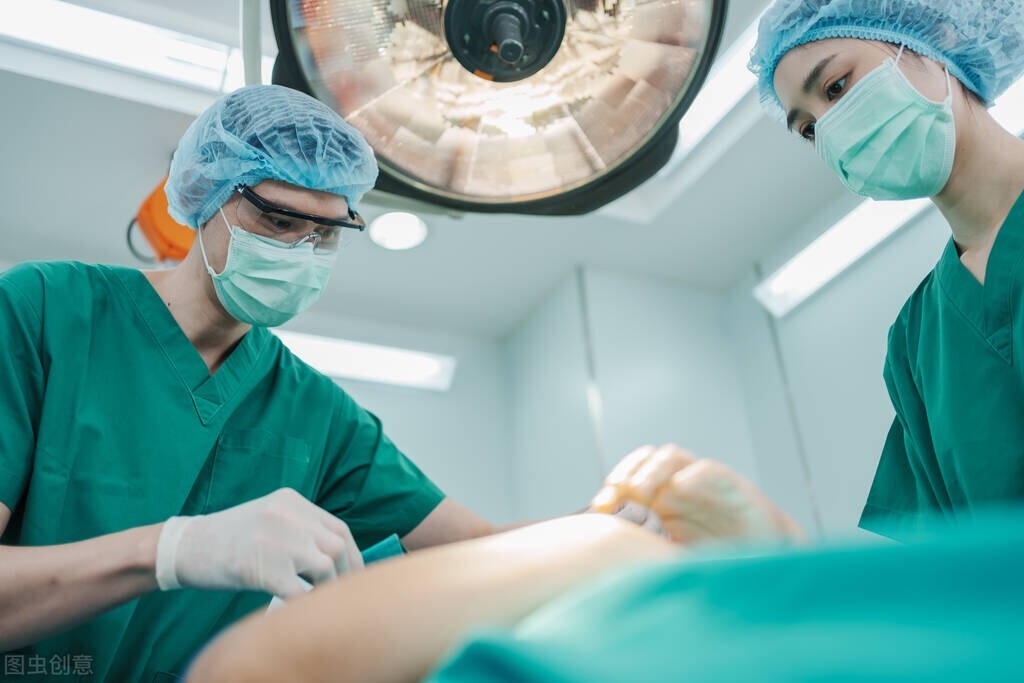 肺癌术后复发胸膜转移,肺癌术后复发转移还需要治疗吗