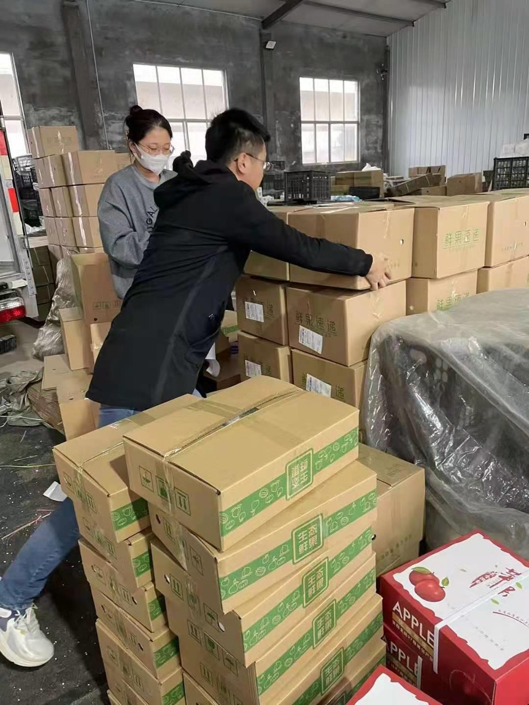 返乡创业卖水果,00后裸辞创业卖水果