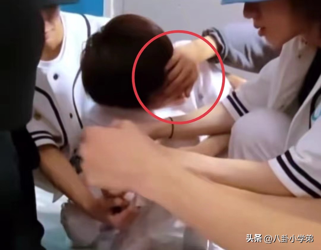 谢霆锋的手，黄晓明的脚，赵丽颖的血栓，让多少“流量明星”脸红