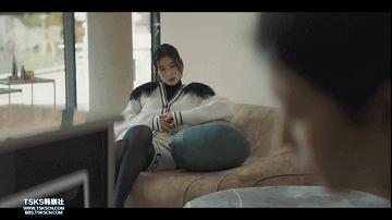 偷走富家女学历，冒充名牌大学毕业生，国民初恋黑化成疯批美人