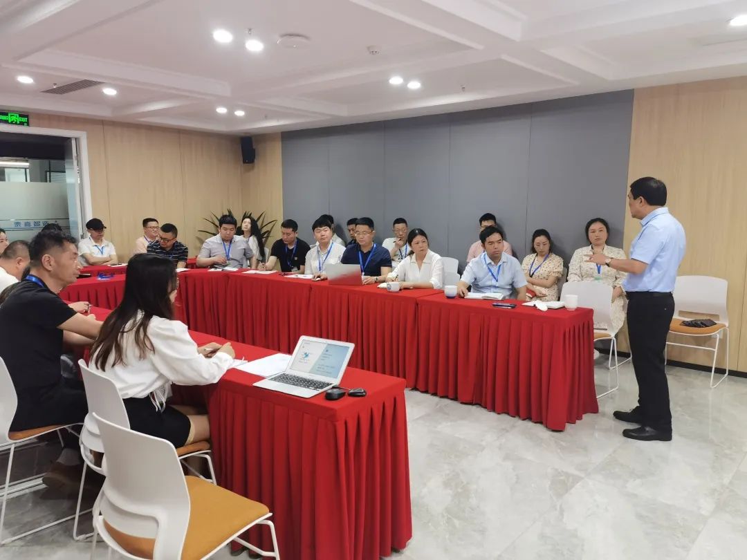 扬帆促发展，偕行创未来——记华亚家私员工培训