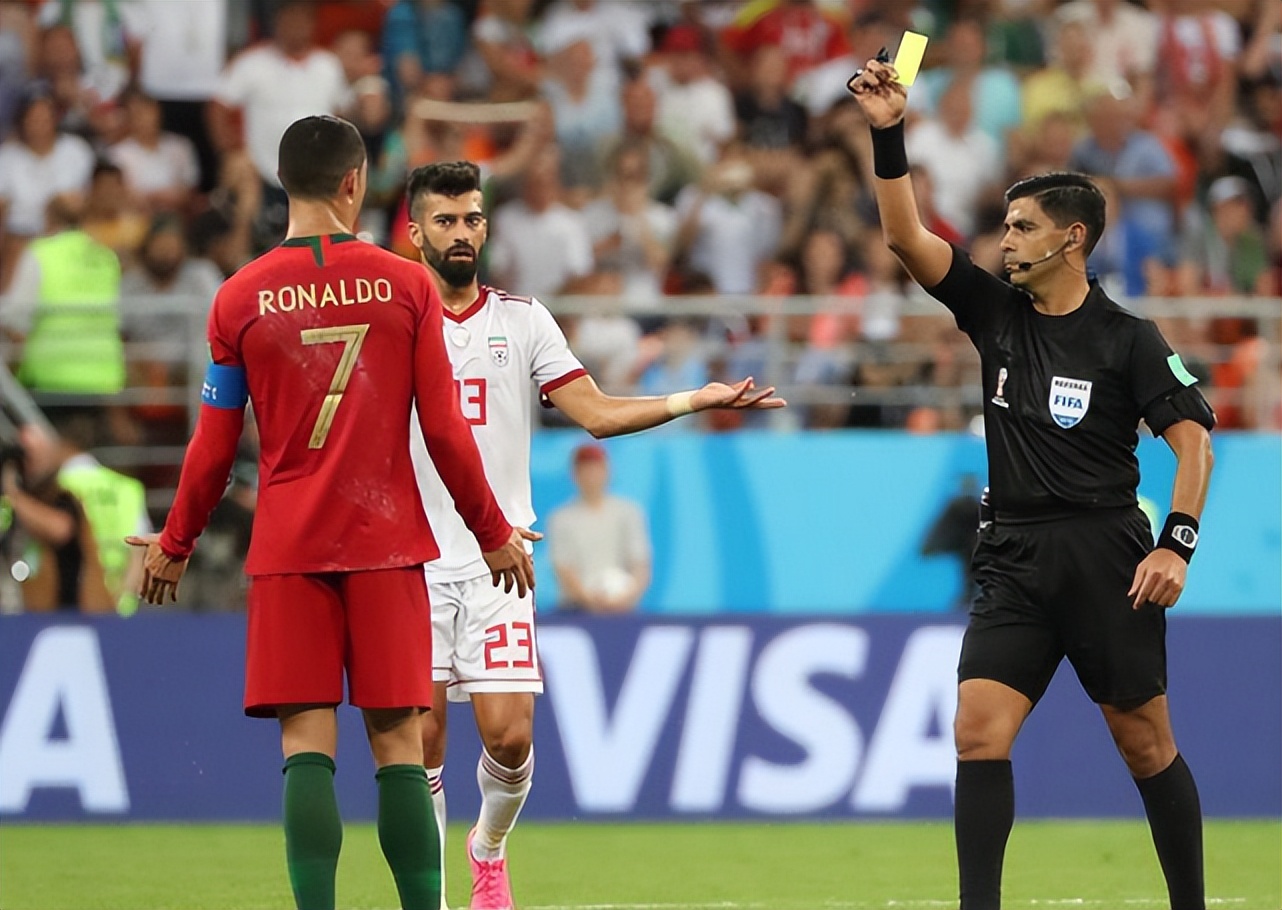 第十四轮中超比赛裁判山东泰山,懦夫才会一蹶不振强者会逆风翻盘