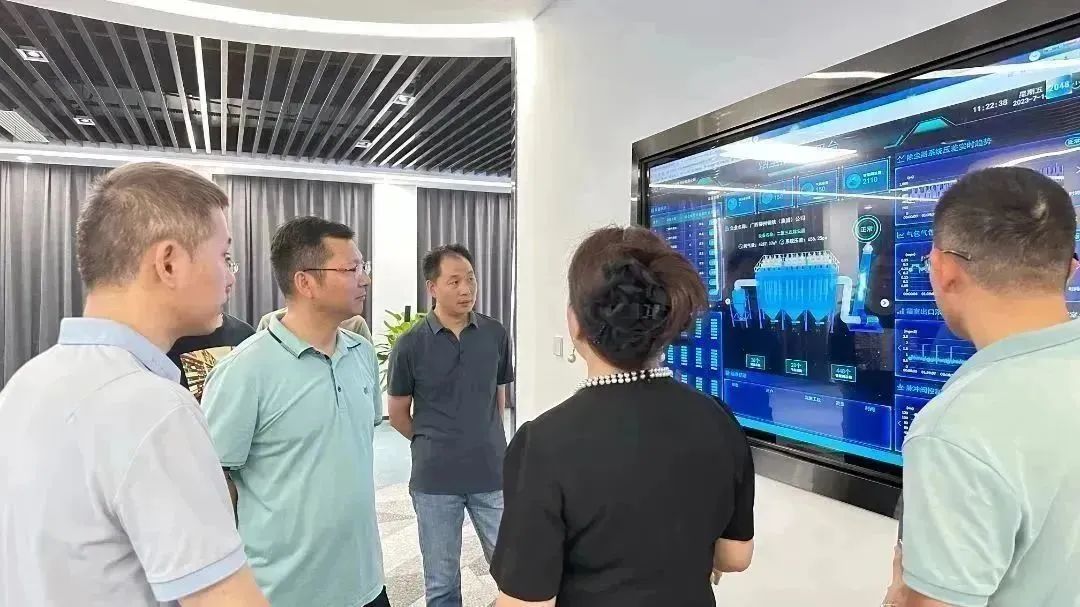 苏州东风精冲工程有限公司总经理喻华平一行莅临我司参观考察