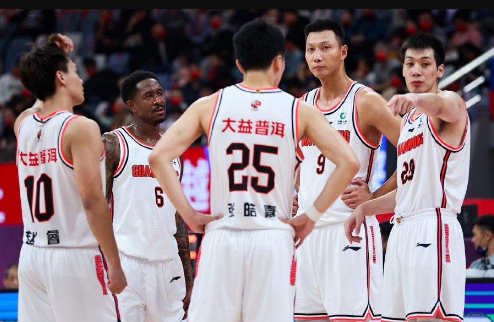 广东男篮阵容大调整，两大王牌锋线加盟，四名球员离队，马尚续约