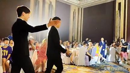 邓伦为何热衷于当伴郎？“石家庄十一子”兄弟团的传说真不少