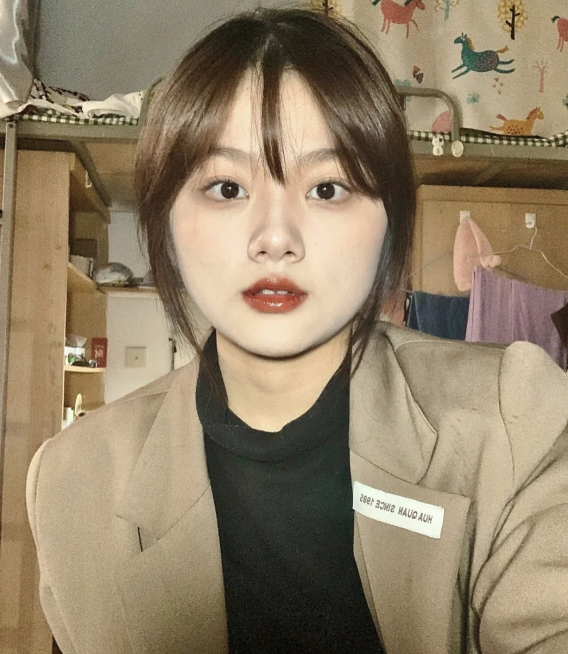 适合圆脸女生的刘海超简单,圆脸适合什么样的刘海学生党