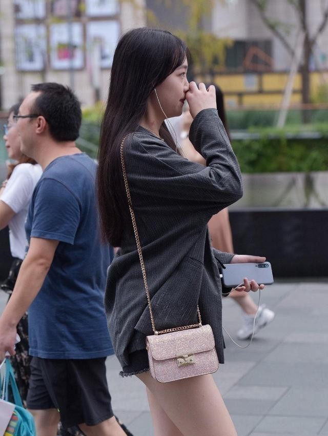 阔脚裤优雅大气高级感穿搭,艳粉红色裤子穿搭高级感