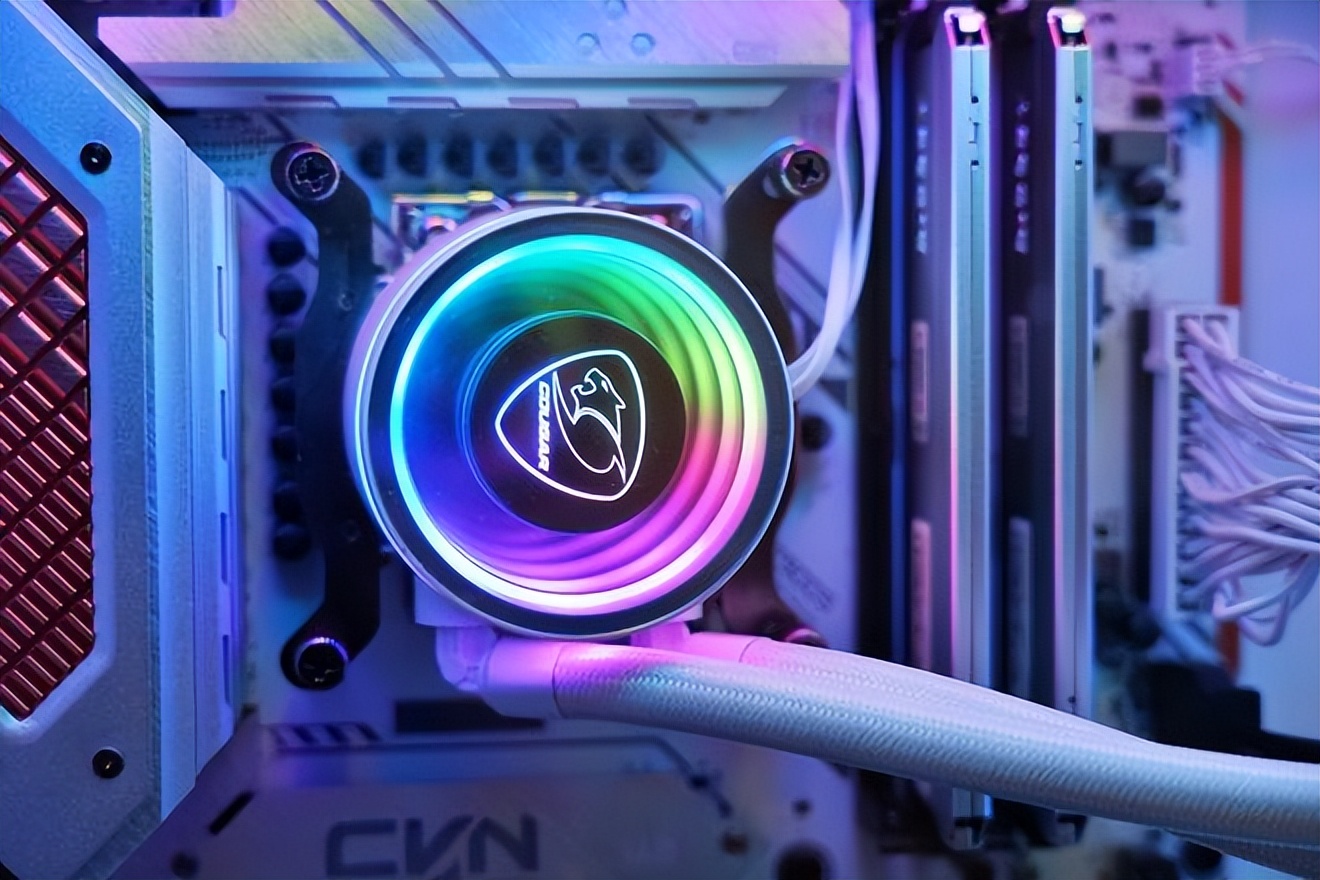 双11装机汇报：13700KF+七彩虹Z790+骨伽天吴T5水冷投入1个W