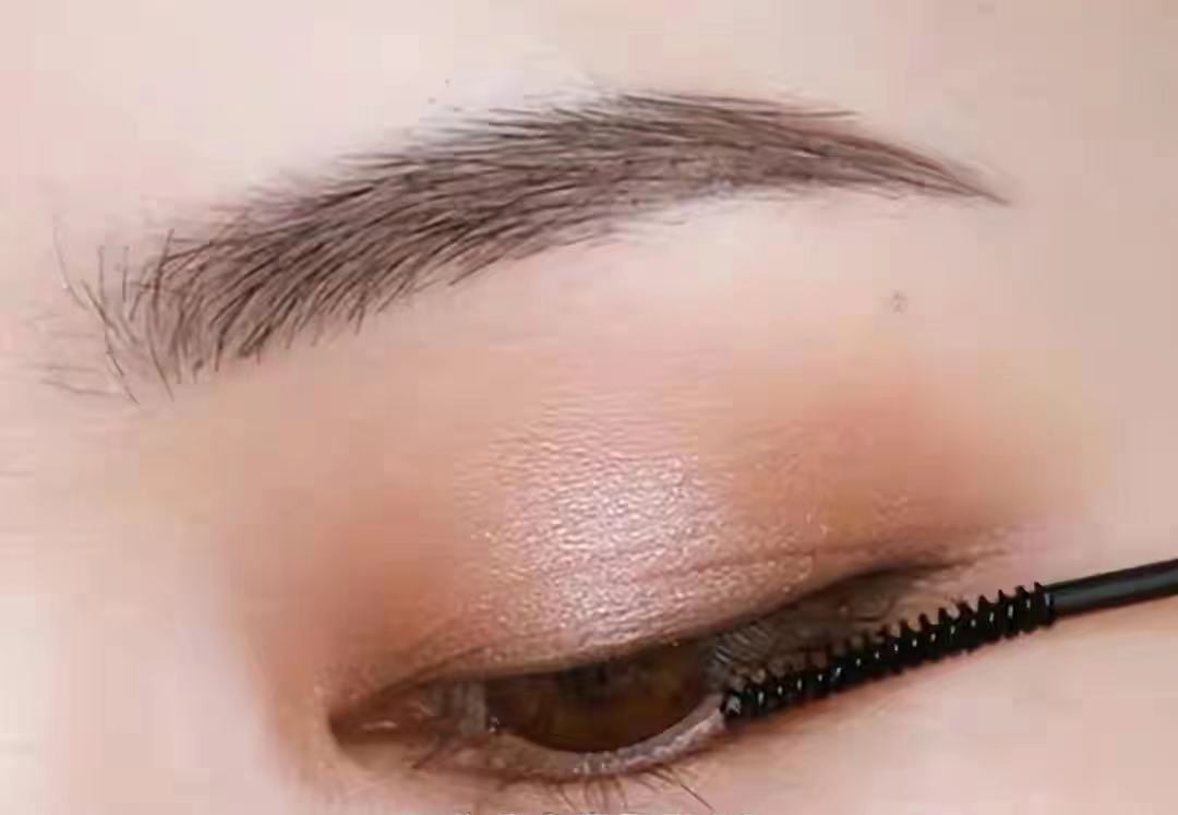 日常眼妆教程简简单单最好看,新手眼妆显脏