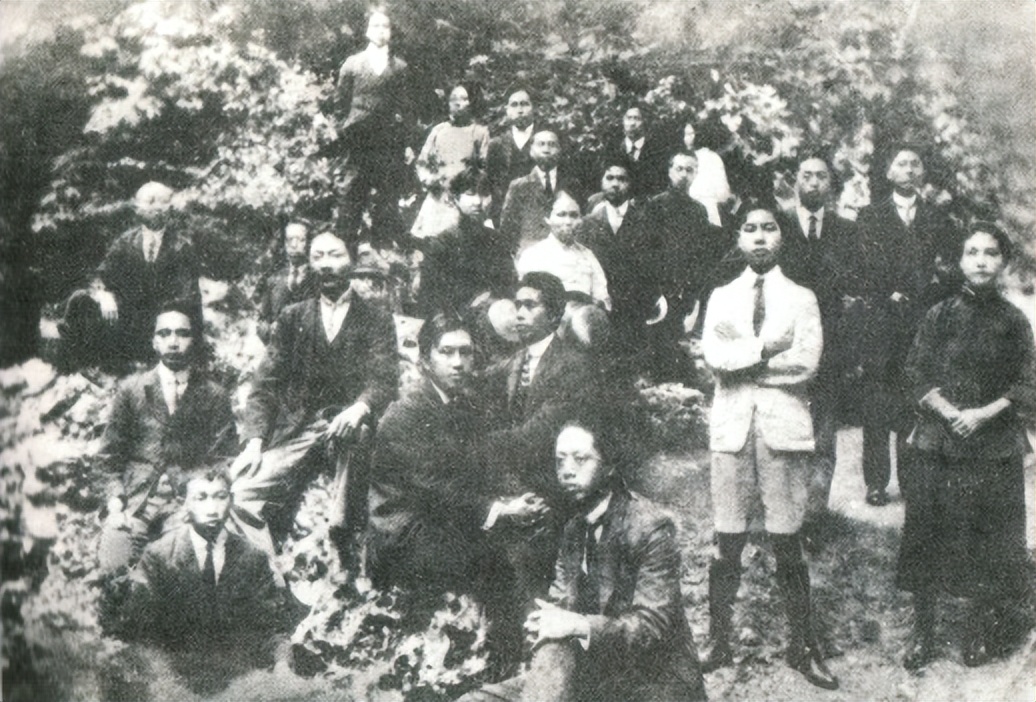 历史上的11月10日重大事件,8月13日历史大事件