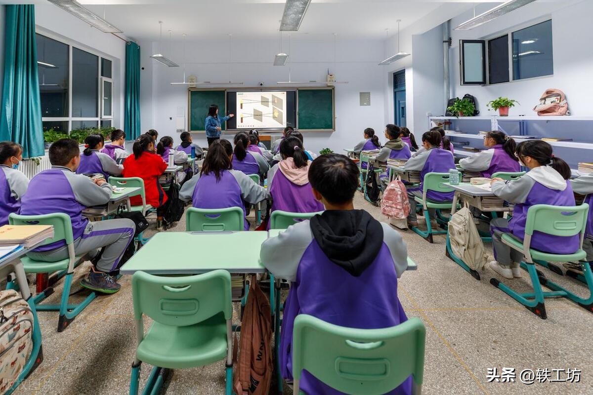 千万不要读师范专业,师范专业25年最好的出路