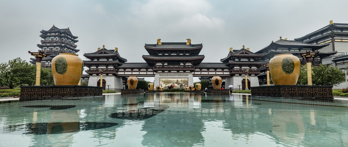 长沙国金中心网红打卡公仔雕像,湖南长沙网红打卡旅游景点