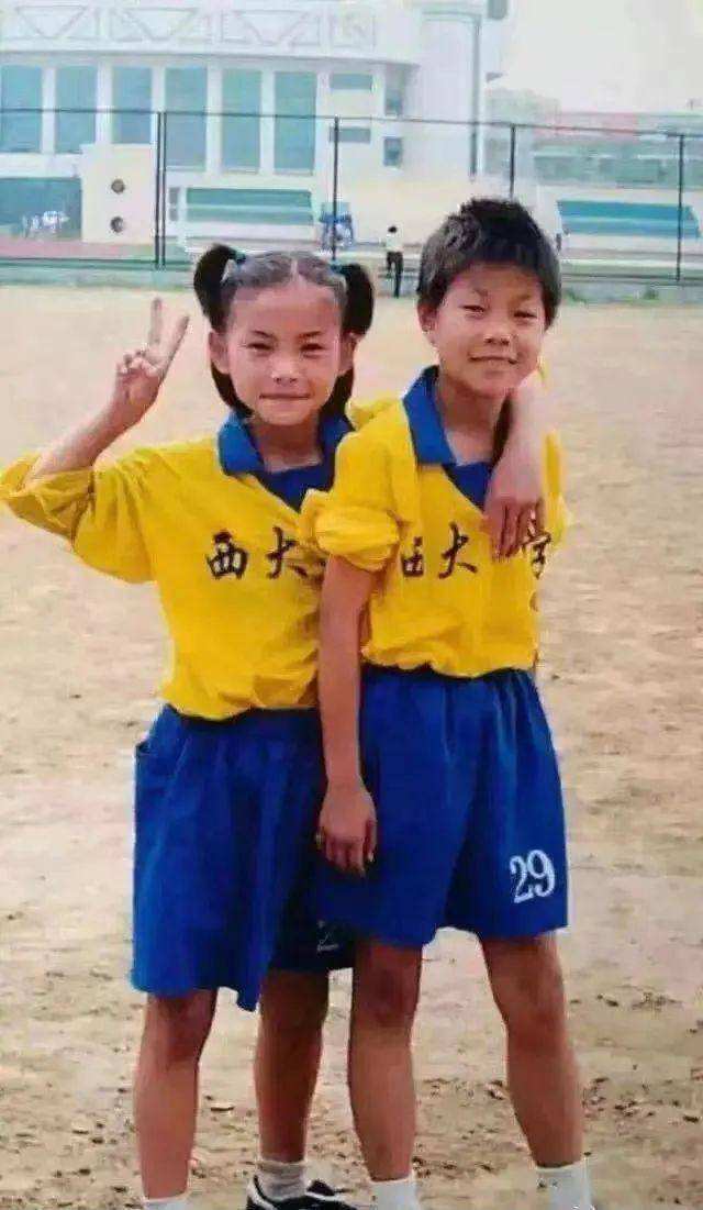 女子足球运动员王霜简历,王霜被父母抛弃