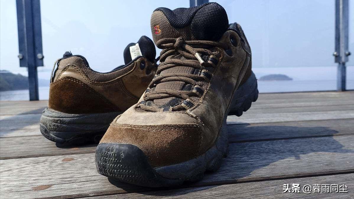 冬季穿什么样的徒步登山鞋,徒步登山哪种鞋适合